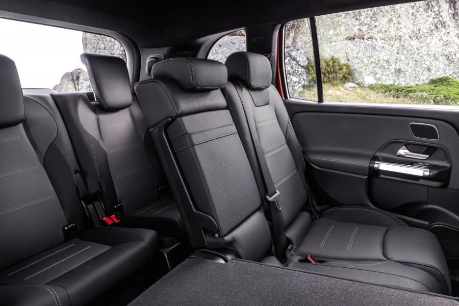 Интерьер Mercedes-AMG GLB35 4Matic (X247) 2019 года  (WW) (фото 16 из 47)